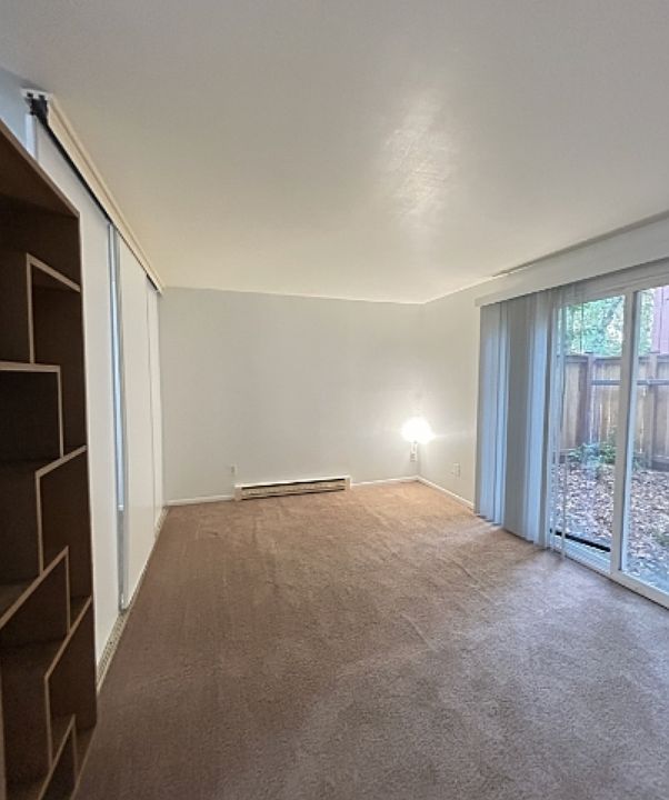 1st image of 5033 15th Ave NE #103