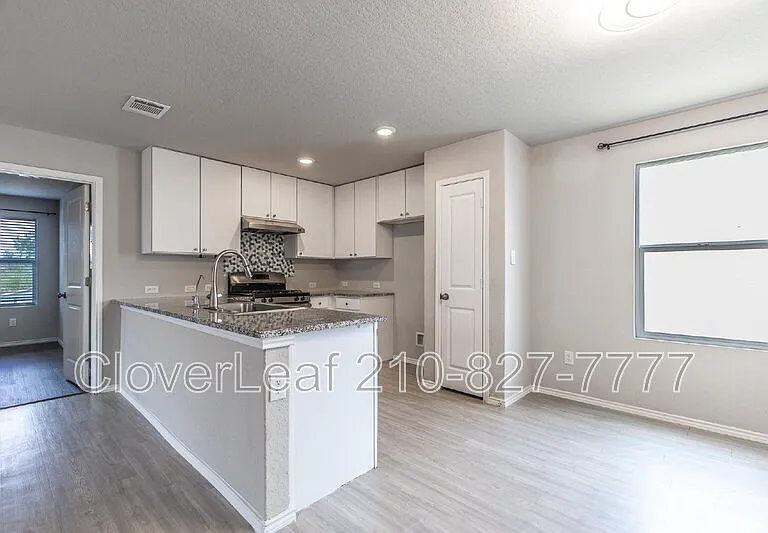 547 Filibusters Trl — Photo 12