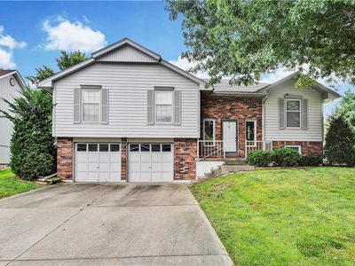 1119 NE Deerbrook Ter, Lees Summit, MO, 64086