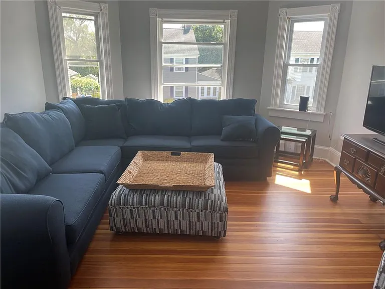 60 Berkeley Ave #2 — Photo 4