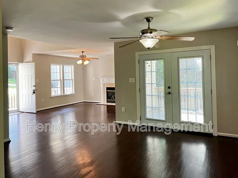 104 Back Woods Cir — Photo 3