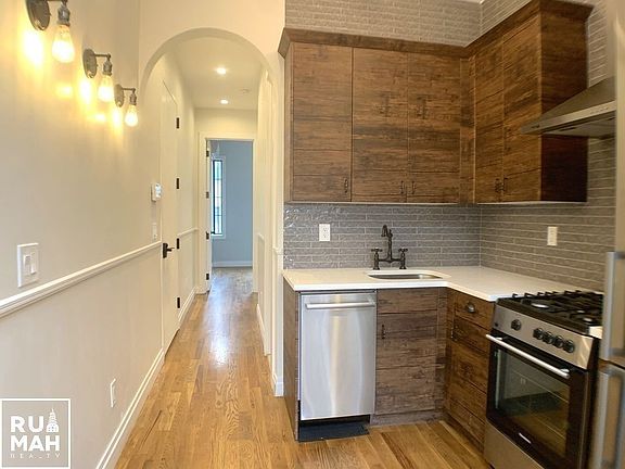 3rd image of 347 Melrose St #2