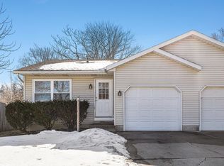 9622 Little Creek Ct, Zeeland, MI 49464