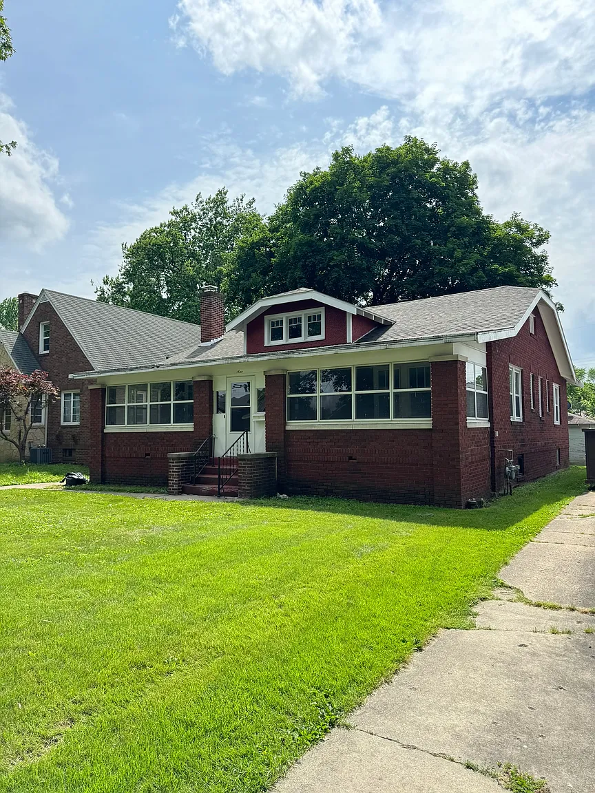9 East Dr photo 1