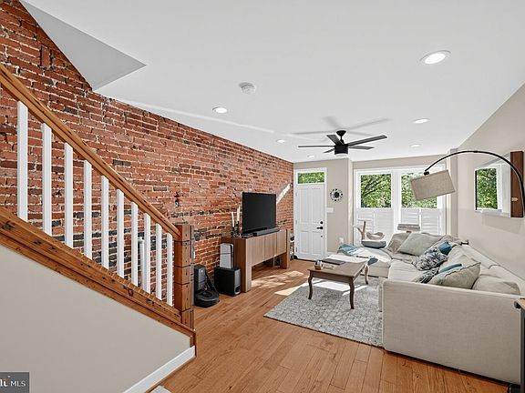 2nd image of 1822 Belt St