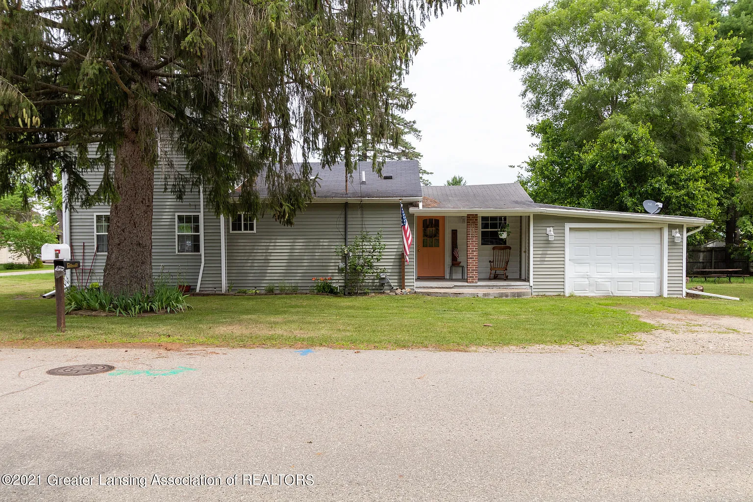 321 S Madison St photo 1