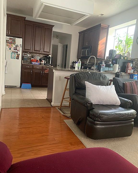 1st image of 529 Whispering Oak Cir