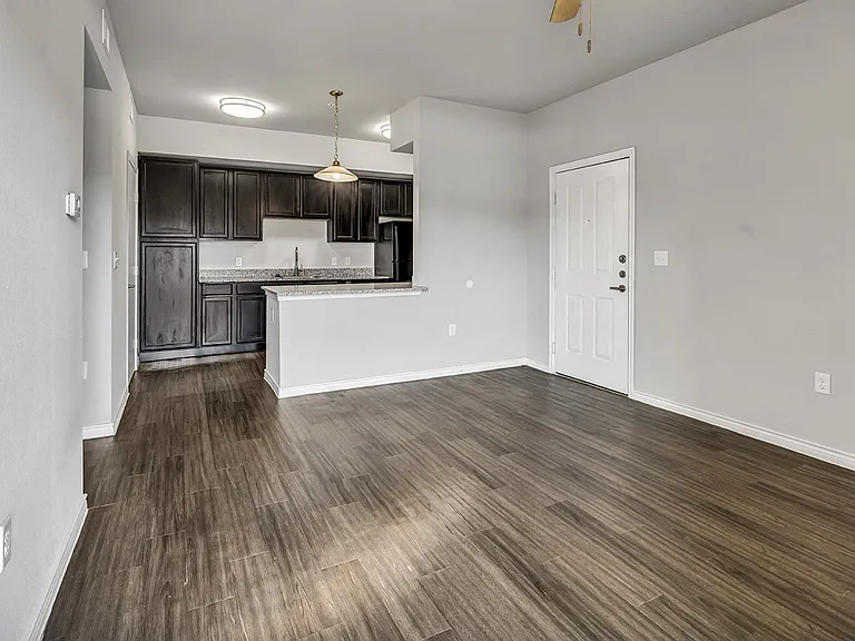 2601 Singing Wind Dr — Photo 6
