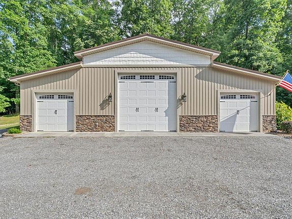 3rd image of 7770 Bending Oak Dr