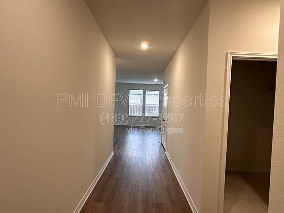 2nd image of 663 Saxony Dr