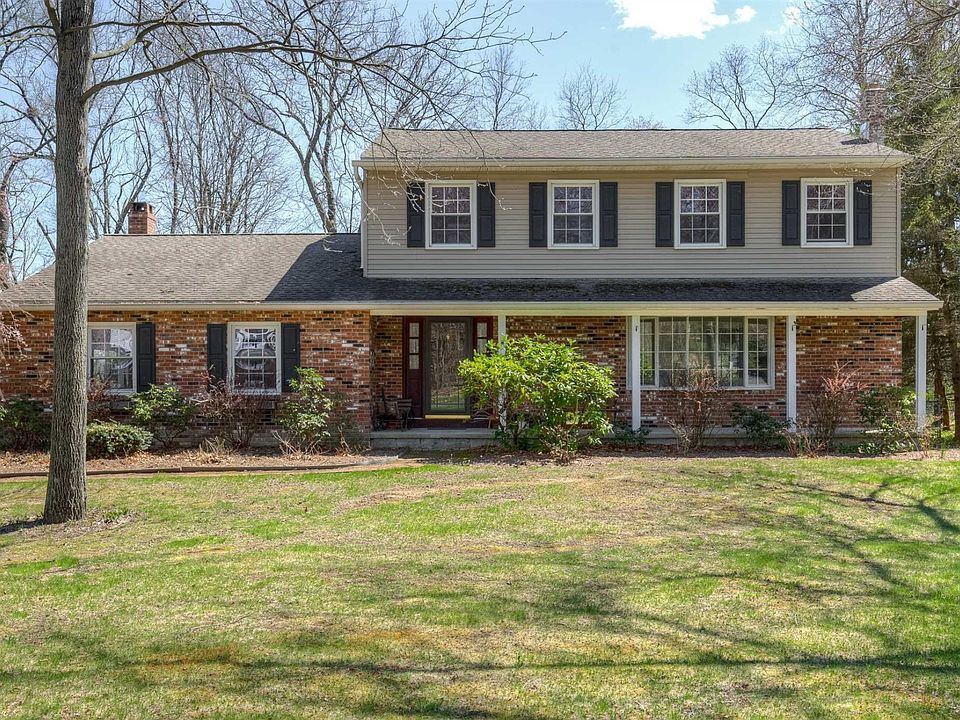 1st image of 60 Thornhill Dr
