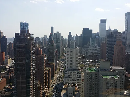 Rented by Solow Realty | media 9