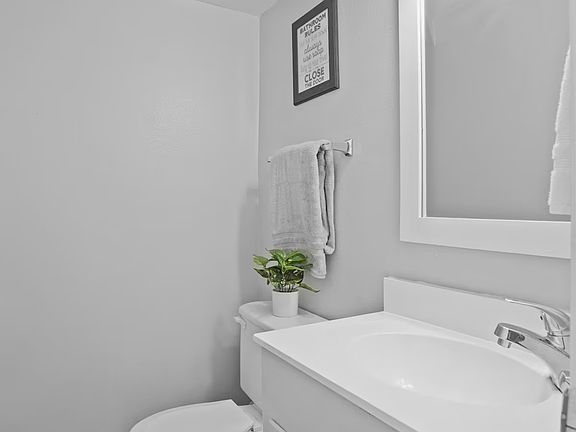 4th image of 5241 Carousel Dr #D