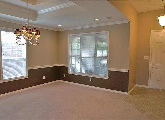 3rd image of 5704 Meadowglen Dr