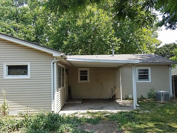 3rd image of 3533 S Downtain Dr
