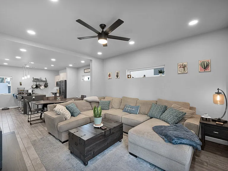 2727 E Thomas Rd #11 — Photo 3