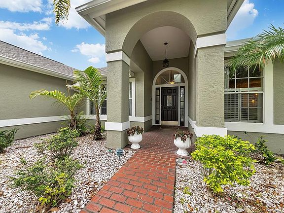 3rd image of 902 Lagoon Dr