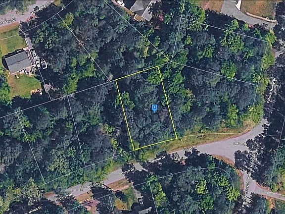 3rd image of 300 Union Dr