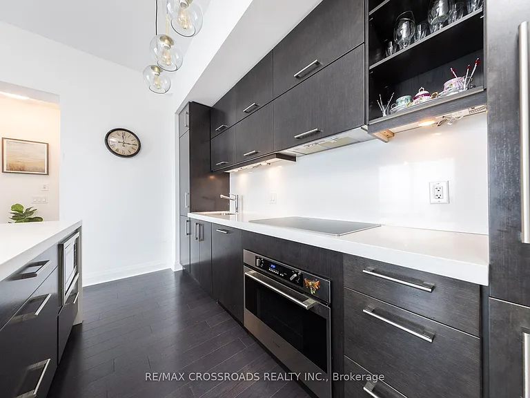 1080 Bay St #4509 — Photo 9