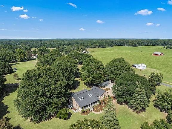 2nd image of 45 Oak Dr