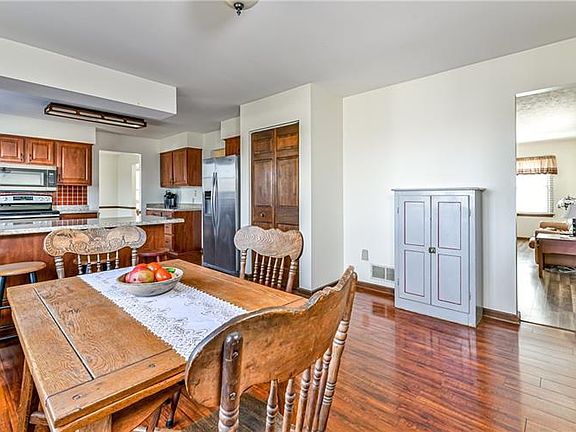 3rd image of 116 Deer Valley Dr