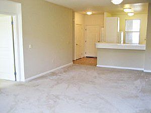Dining :: 101 Crescent Way 2414