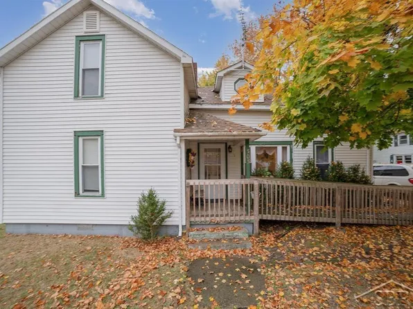 303 E Sexton St, Breckenridge, MI 48615