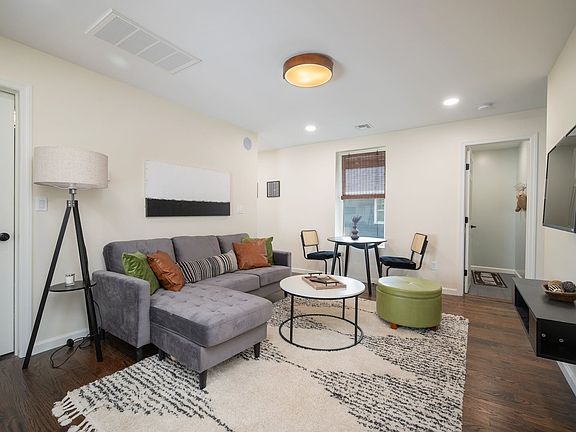 4th image of 109 N Fullerton Ave Floor 2