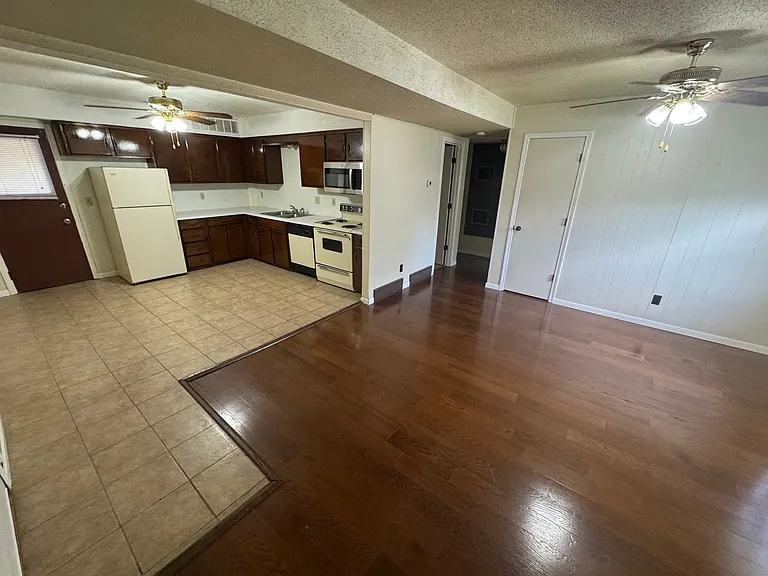 804 N Main St #1B — Photo 11