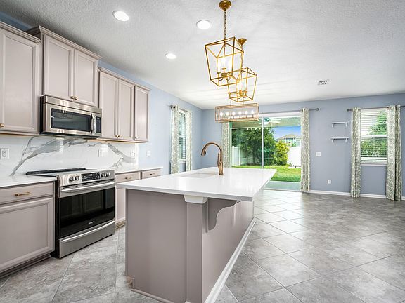 4th image of 14661 Garden Gate Dr