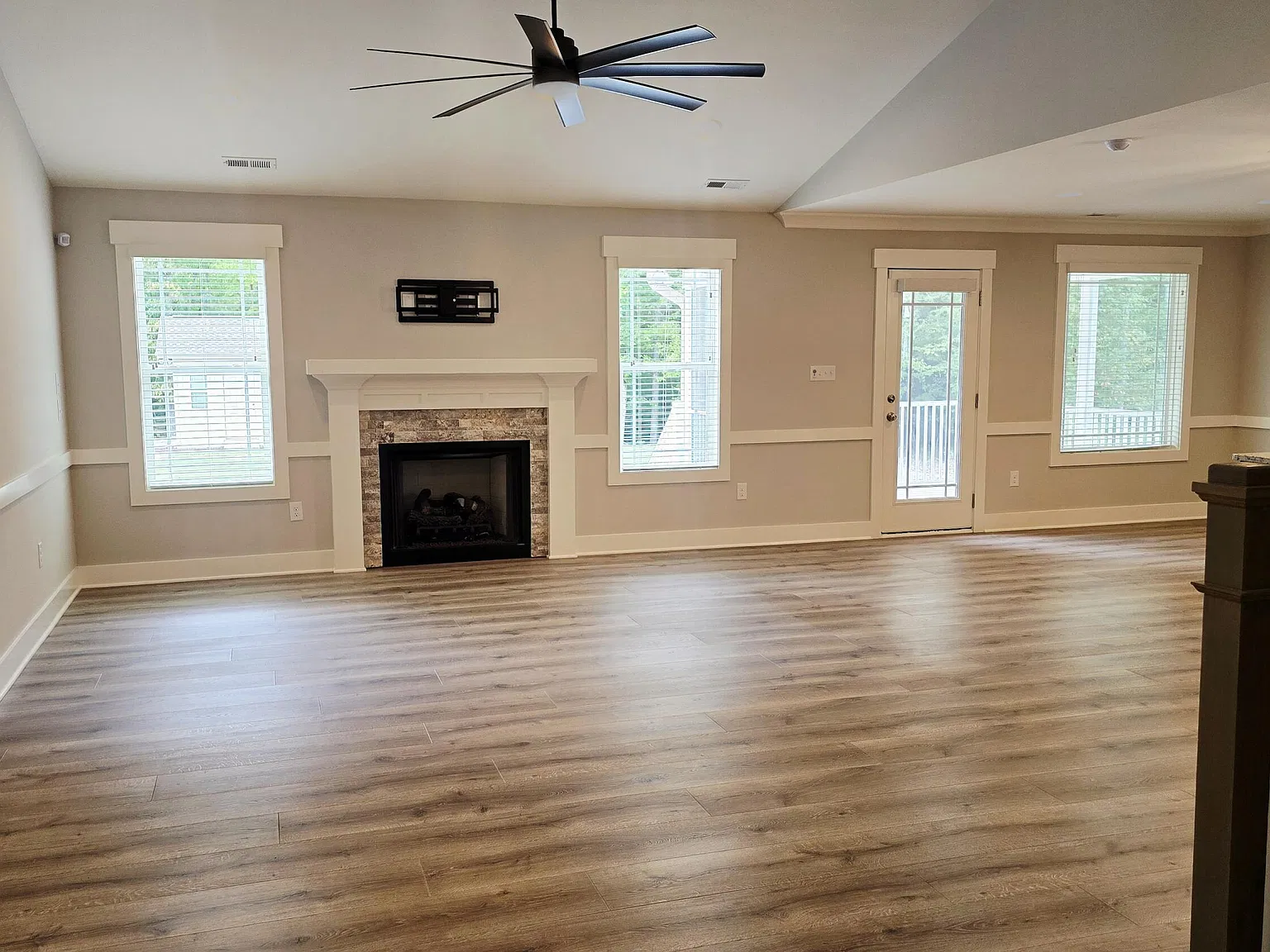 3 bed, 2.0 bath, $2,200 — Photo 4