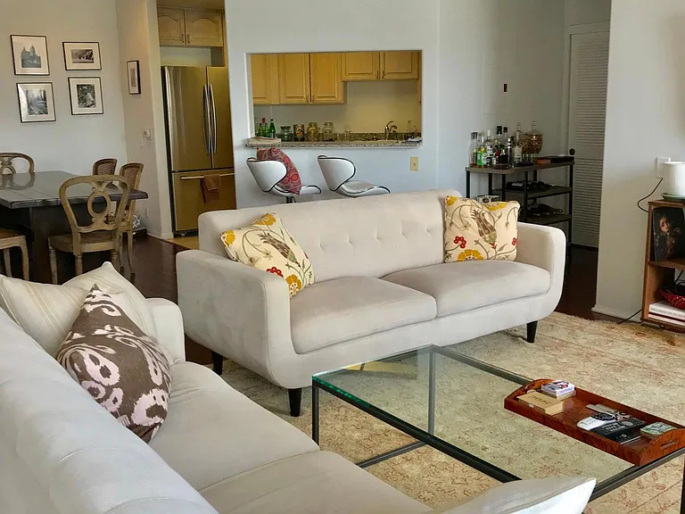 8349 Blackburn Ave #302 — Photo 305