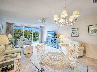 3 Bluebill Ave APT 204, Naples, FL 34108