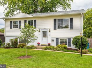 203 N Alder Ave, Sterling, VA 20164