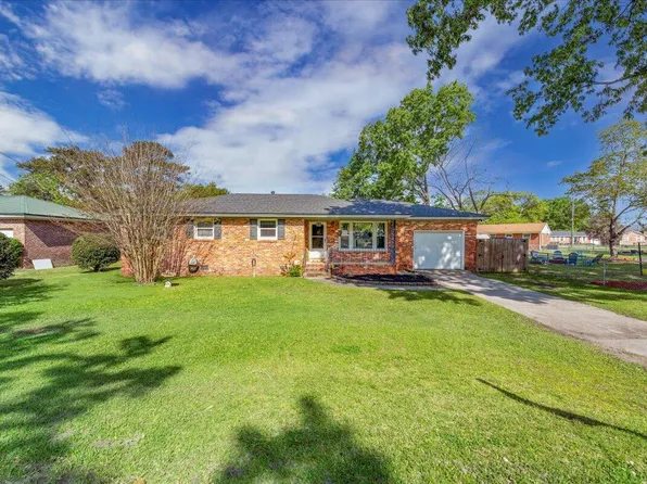 1104 Hawthorne Rd, Hanahan, SC 29410
