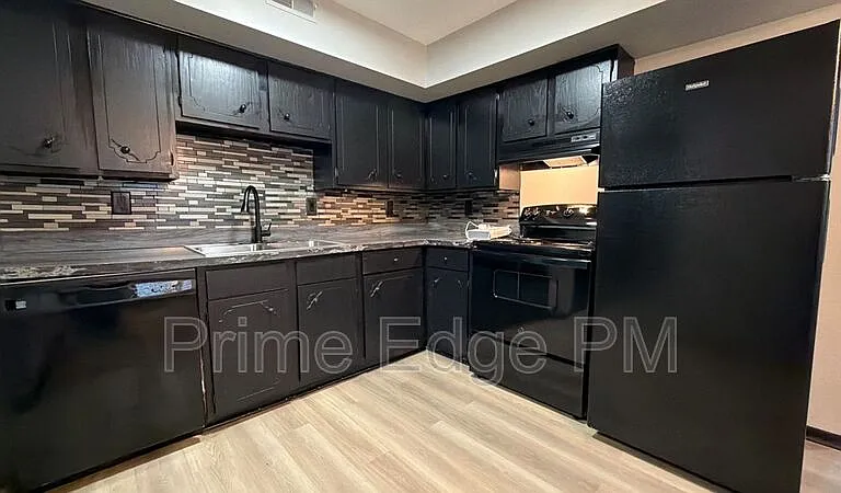 2532 T St #1 — Photo 11