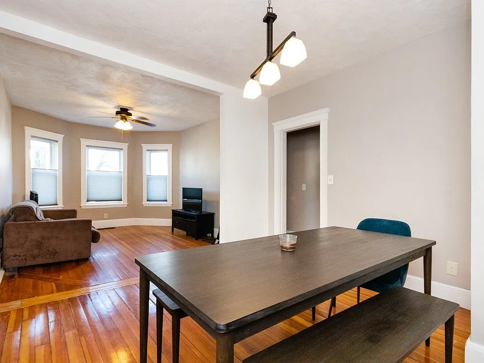 79 Topliff St #2
