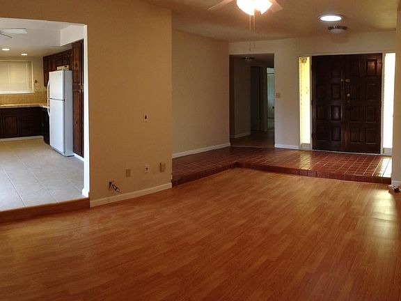 4th image of 3263 Payne Ave