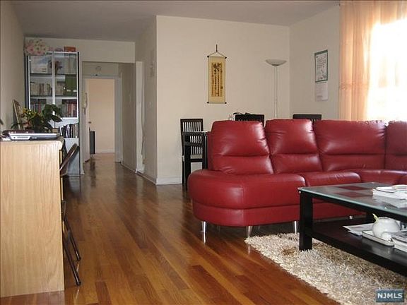 2nd image of 2320 Linwood Ave #5G-205G