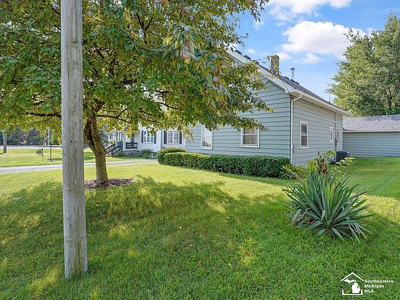 2nd image of 1349 W Samaria Rd
