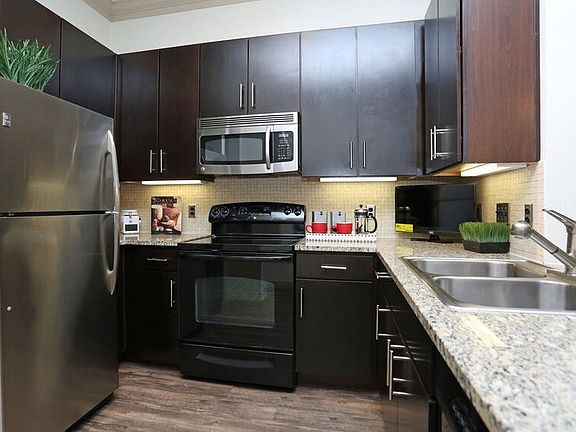 3rd image of 3830 N Braeswood Blvd #238