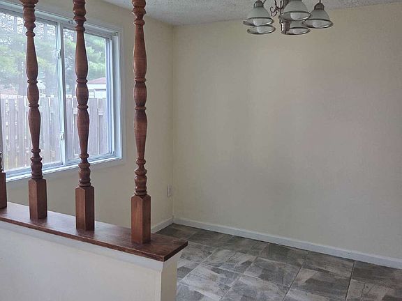 4th image of 129 Sandalwood Ct