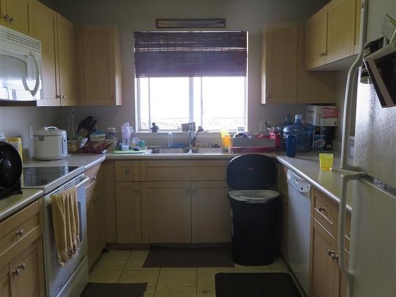 5th image of 682 Meakanu Ln APT 1201