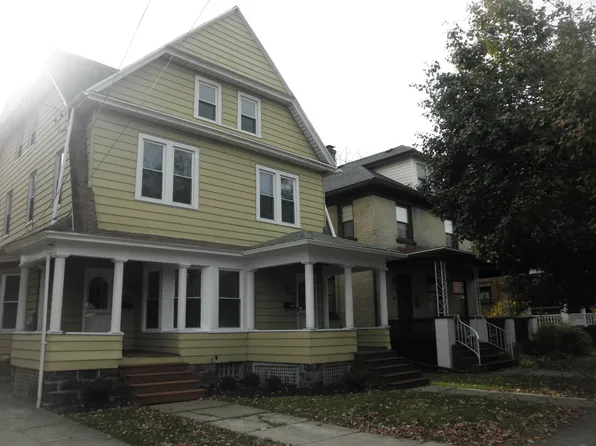 541 E 9th St, Erie, PA 16503