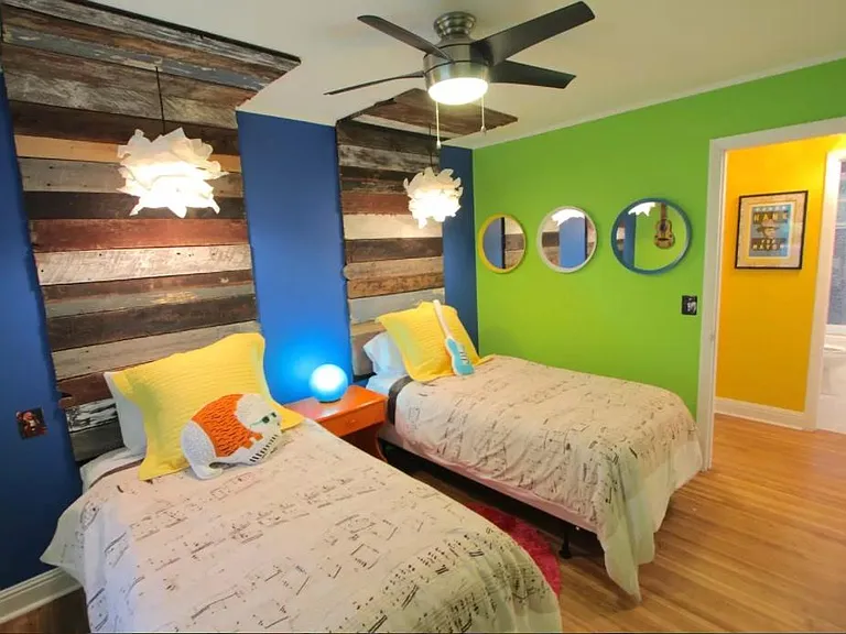 565 Whispering Hills Dr — Photo 9