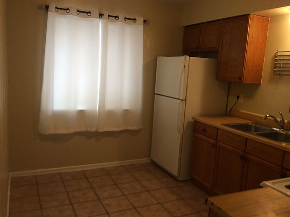 5th image of 3305 Wellesley Ct NE Unit 1