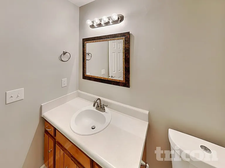 80 Vincent Ln — Photo 14