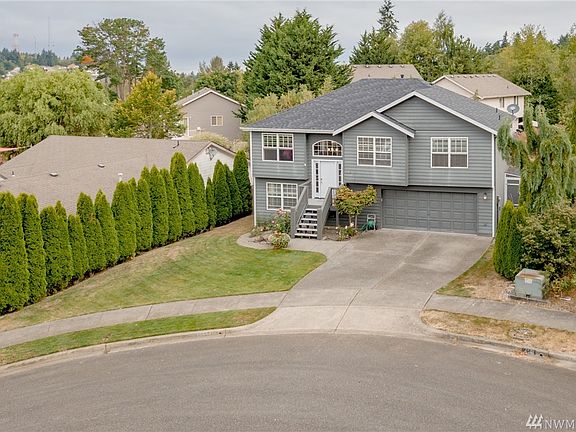 3rd image of 4557 44th St NE