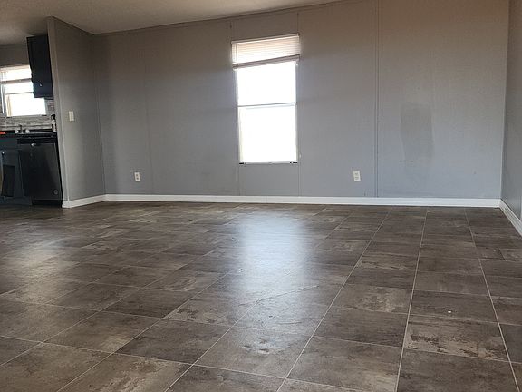 4th image of 800 Avery Dr