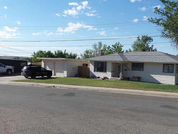 2nd image of 2350 E 3rd St
